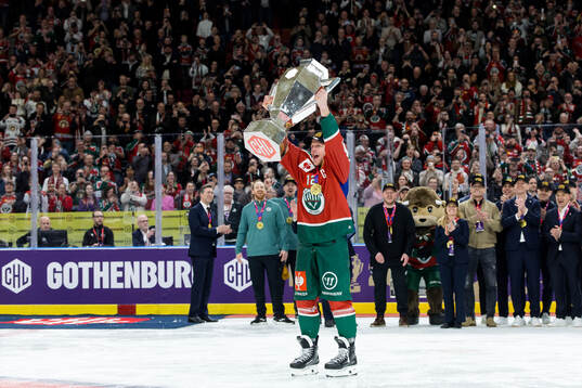 Max Friberg of Frölunda celebrates with the trophy