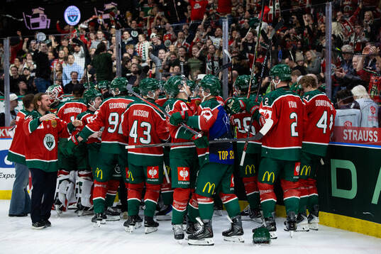 Players of Frölunda celebrate