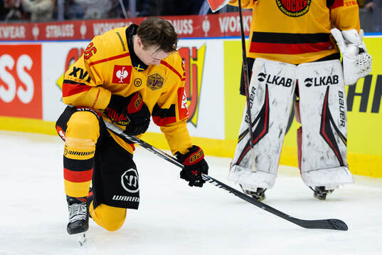Pontus Andreasson of Luleå looks dejected