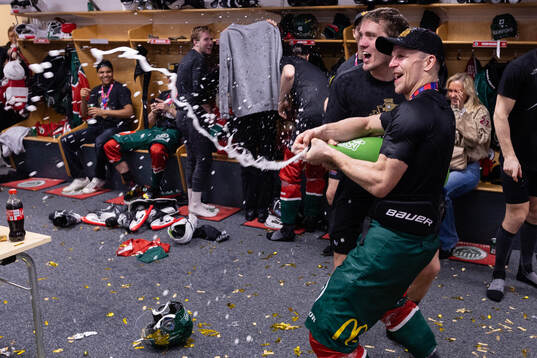 Max Friberg and Max Lindholm of Frölunda celebrate