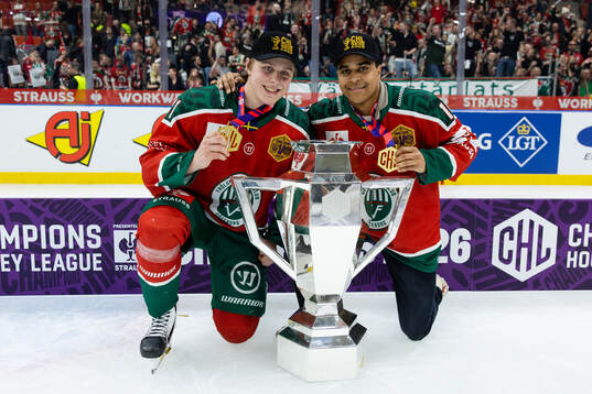 Ivar Stenberg and Max Westergård of Frölunda celebrate