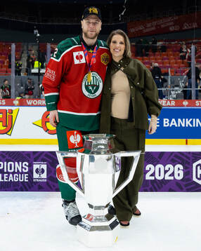Christian Folin of Frölunda and his wife celebrate with