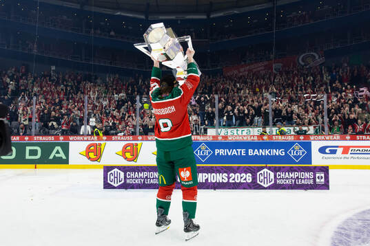 Linus Weissbach of Frölunda celebrates with the trophy