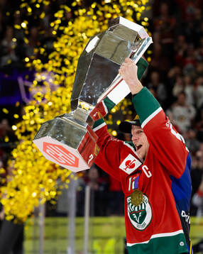 Max Friberg of Frölunda celebrates with the trophy