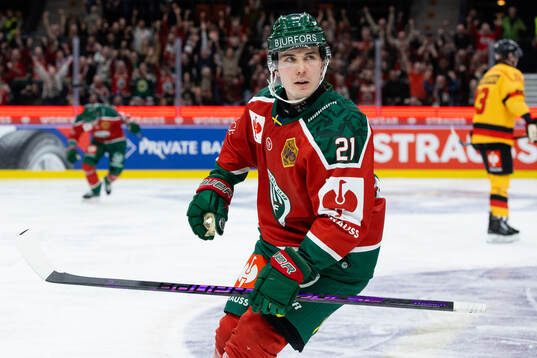 Jere Innala of Frölunda celebrates scoring the decisive