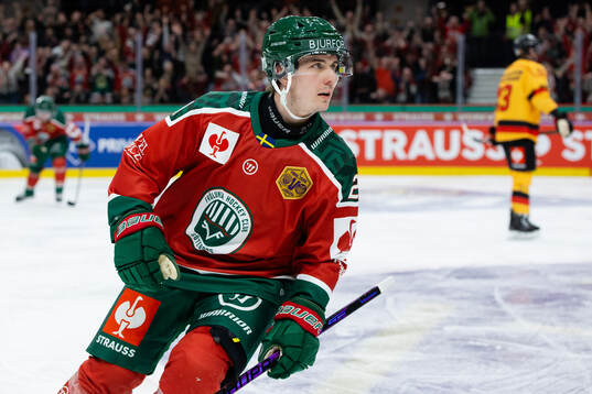 Jere Innala of Frölunda celebrates scoring the decisive
