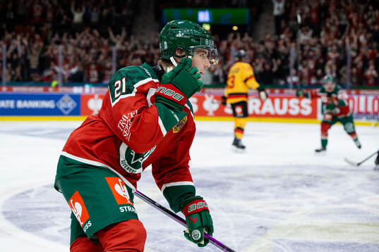 Jere Innala of Frölunda celebrates scoring the decisive