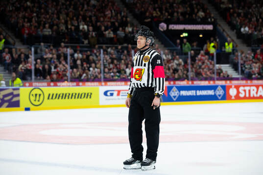 Referee Mikael Holm