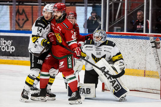 Västerås David Madsen och Moras Brayden Tracey och