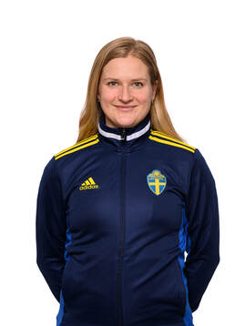 Moa Hedell, Analytiker