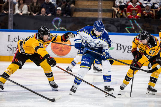 Luleås Oscar Engsund och Leksands Tinus Luc Koblar och