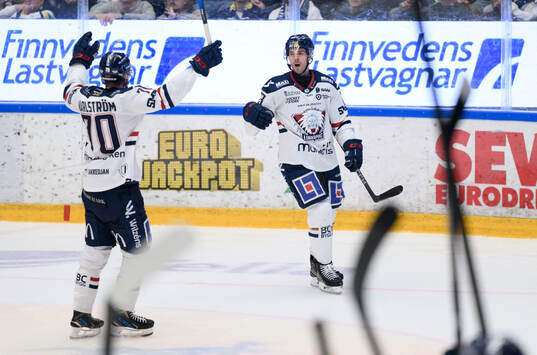Linköpings Nicholas Shore jublar