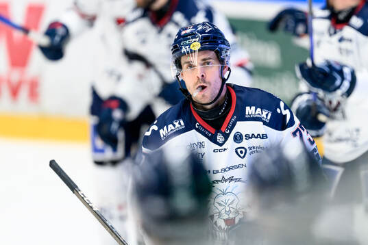 Linköpings Nicholas Shore jublar