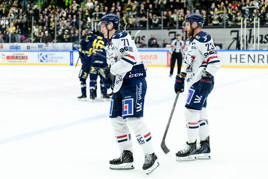 Linköpings Eskild Bakke Olsen och Robin Kovacs deppar