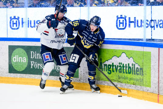 Linköpings Rasmus Rissanen och HV71s Linus Lindström