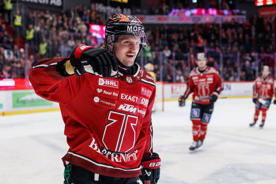 Örebros Patrik Karlkvist jublar