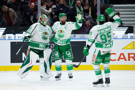 Rögles målvakt Christoffer Rifalk, Calvin De Haan och