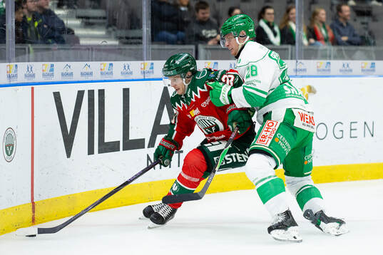 Frölundas Arttu Ruotsalainen och Rögles Anton Bengtsson