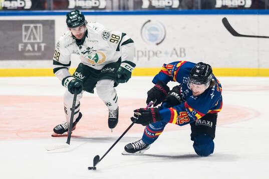 Färjestads Marian Studenic och Malmö Redhawks Robin Salo