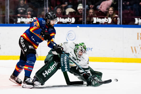 Malmö Redhawks Robin Hanzl och Färjestads målvakt Emil
