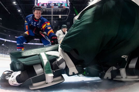 Malmö Redhawks Kalle Hemström och Färjestads Luke Philp