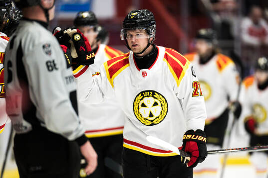 Brynäs Mattias Norlinder jublar
