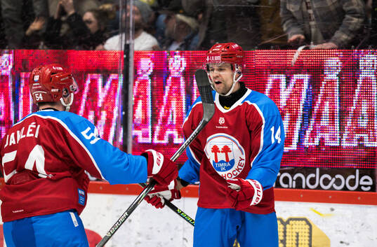 Timrås Emil Pettersson jublar