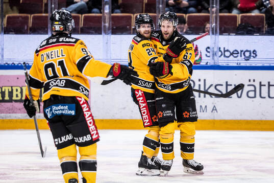 Luleås Linus Omark, Brendan Shinnimin och Brian O'Neill