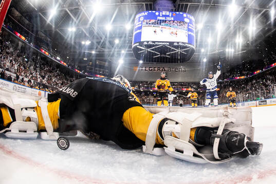 Luleås målvakt Joel Lassinantti deppar