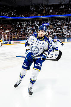 Leksands Peter Cehlarik jublar