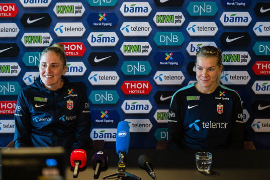 Head coach Gemma Grainger and Ada Hegerberg of the