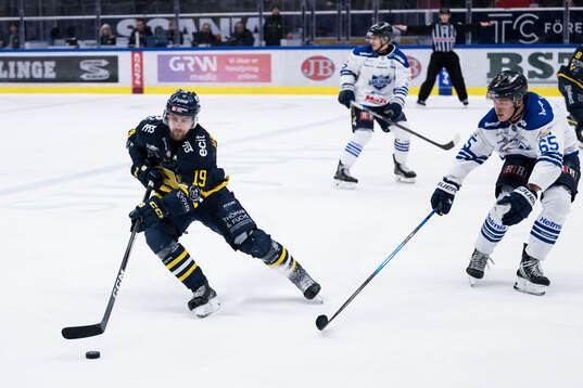 Södertäljes Hampus Harlestam och Karlskogas Noel Fransén