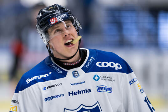 Karlskogas Andre Edvardsen Simen deppar