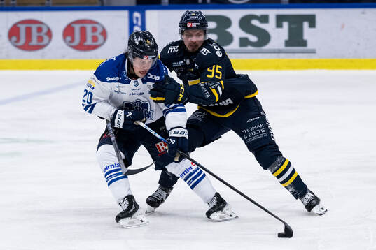 Karlskogas Casper Haugen Evensen och Södertäljes Teemu