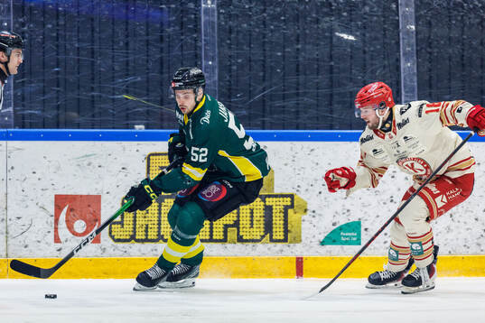 Bläddra bland fler bilder av Ishockey, Hockeyallsvenskan, Östersund - Kalmar
