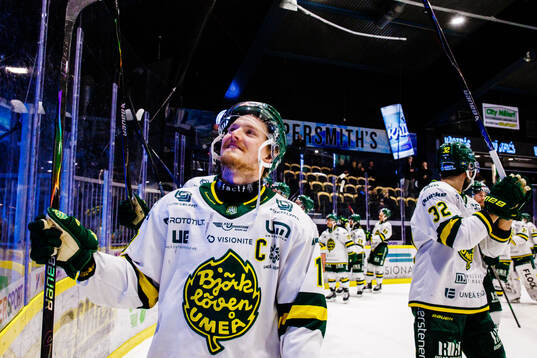 Björklövens Axel Ottosson jublar