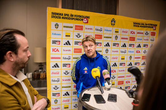 Head coach Tony Gustavsson of the women's national football