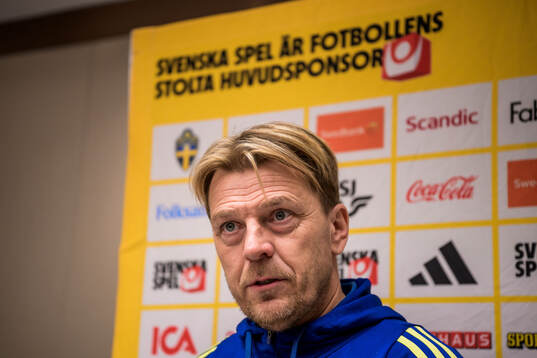 Head coach Tony Gustavsson of the women's national football