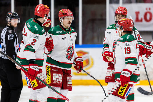 Modos Linus Andersson jublar