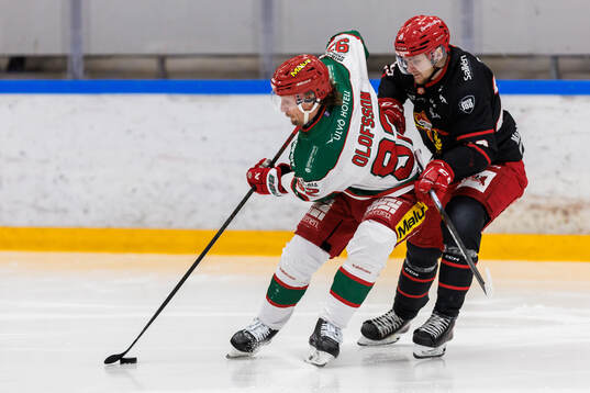 Modos Jesper Olofsson och Almtunas Lukas Smith