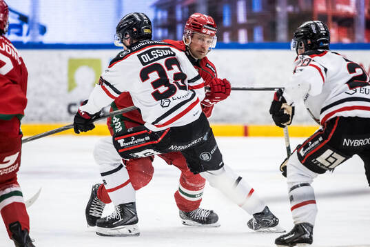 Nybro Vikings Felix Olsson och Moras Kristoffer Gunnarsson