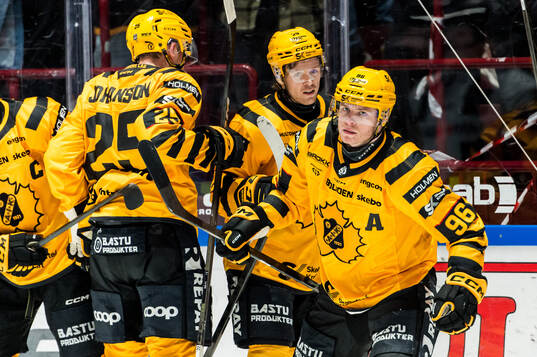Skellefteås Rickard Hugg jublar