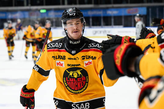 Luleås Filip Eriksson jublar