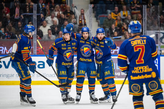 Djurgårdens Joseph Laleggia jublar med lagkamrater