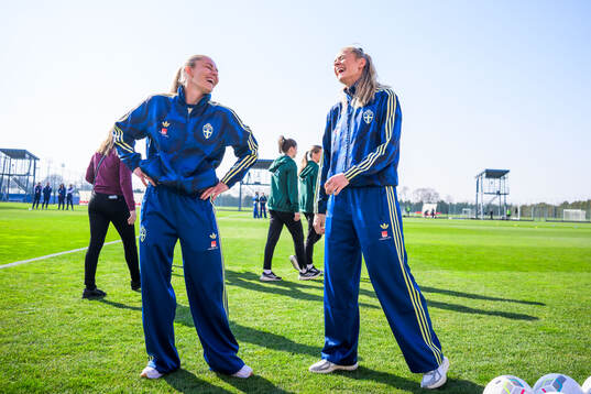 Amanda Nildén and Fridolina Rolfö of Sweden