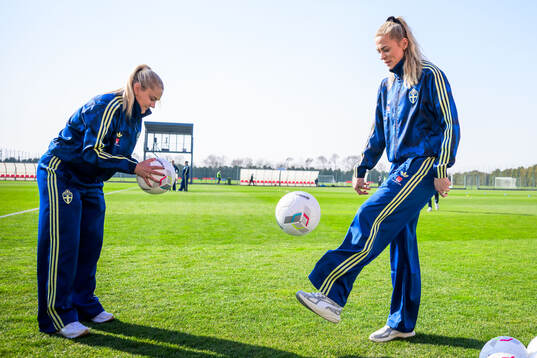 Amanda Nildén and Fridolina Rolfö of Sweden