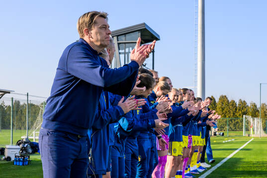 Head coach Tony Gustavsson of Sweden