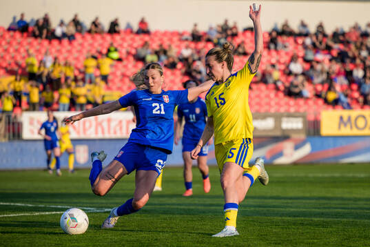 Živana Stupar of Serbia and Julia Zigiotti Olme of Sweden