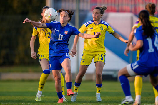 Miljana Ivanovic of Serbia against Julia Zigiotti Olme of