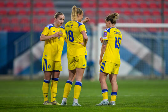 Hanna Lundkvist, Fridolina Rolfö and Julia Zigiotti Olme